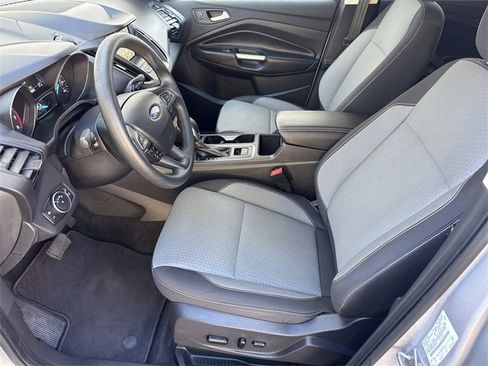 Used 2019 Ford Escape SE image 11