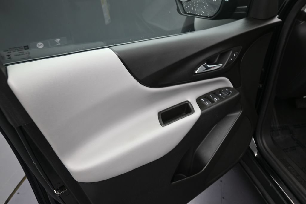 Used 2024 Chevrolet Equinox LS FWD image 12