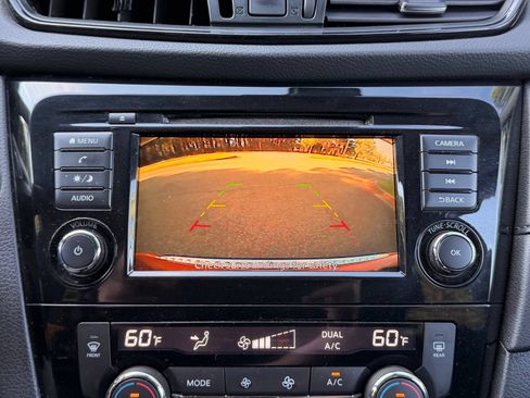 Used 2019 Nissan Rogue SV AWD/4WD image 4