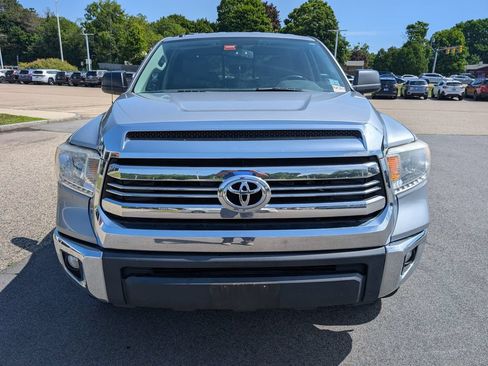 Used 2017 Toyota Tundra SR5 w/ TRD Off Road Package AWD/4WD image 8
