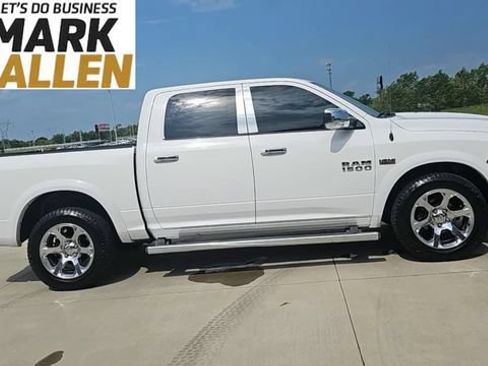 Used 2014 RAM 1500 Laramie w/ Convenience Group AWD/4WD image 9