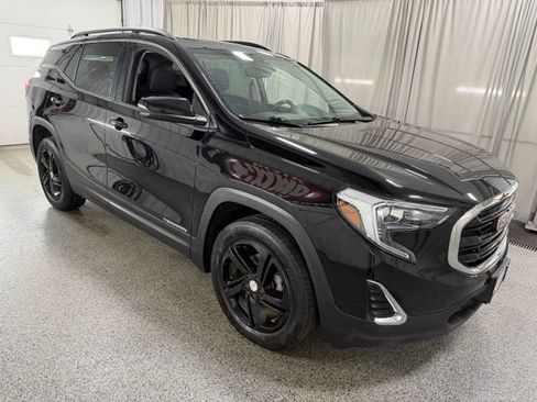 Used 2018 GMC Terrain SLE w/ Driver Convenience Package AWD/4WD image 3