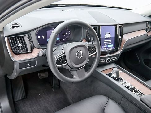 Certified 2023 Volvo XC60 B5 Plus w/ Climate Package image 13