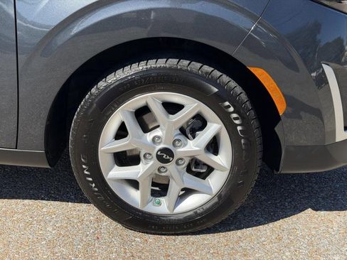 Used 2023 Kia Soul S image 12