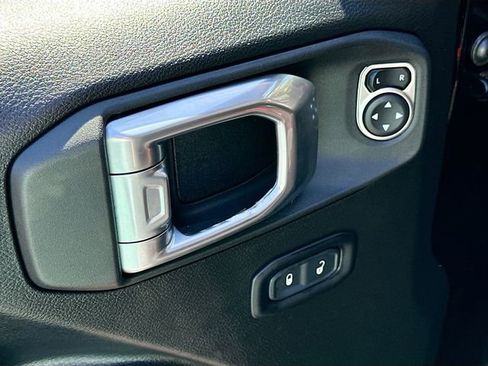 Used 2022 Jeep Gladiator Mojave w/ Trailer Tow Package image 18