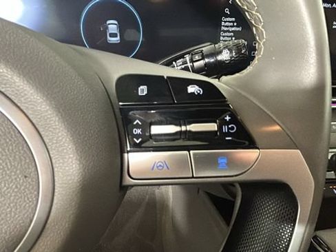 Used 2025 Hyundai Elantra SEL FWD image 16