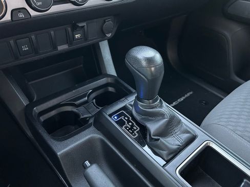 Used 2021 Toyota Tacoma SR w/ SR Convenience Package image 27