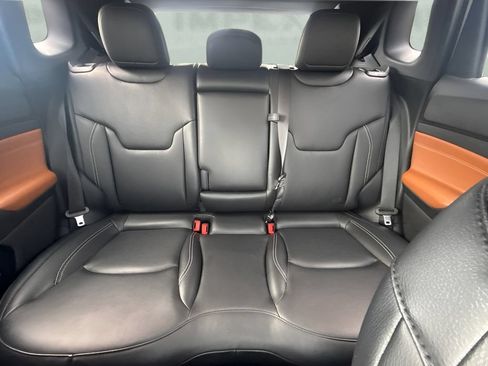 Used 2025 Jeep Compass Limited AWD/4WD image 6