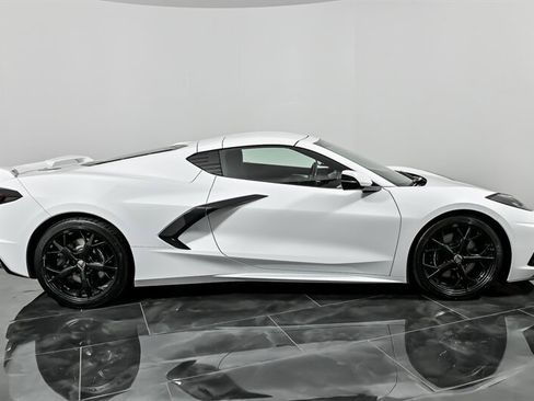 Used 2021 Chevrolet Corvette Stingray Preferred Cpe w/ Z51 Performance Package image 13