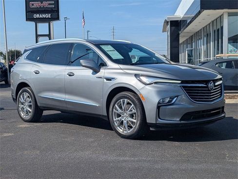 Used 2023 Buick Enclave Essence w/ Experience Buick Package image 3