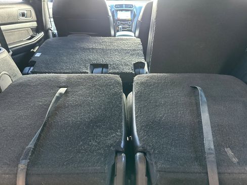 Used 2017 Ford Explorer XLT w/ Equipment Group 202A FWD image 17