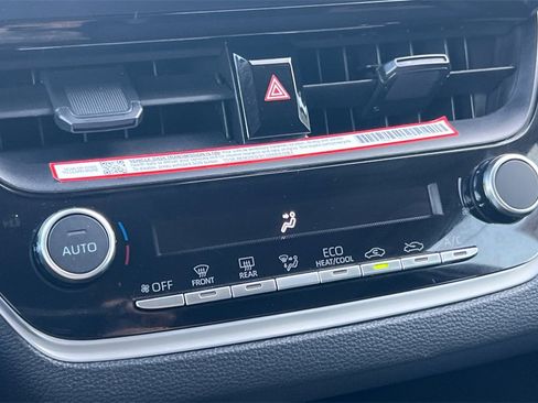 Certified 2025 Toyota Corolla LE image 21