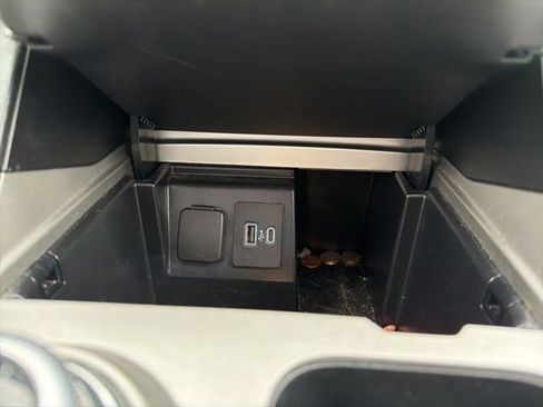 Used 2021 Ford Explorer XLT w/ Equipment Group 202A image 34