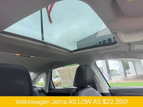 Used 2025 Volkswagen Jetta SEL FWD image 7
