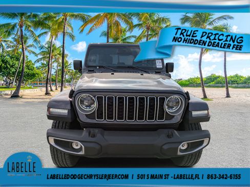 Used 2025 Jeep Wrangler Unlimited Sahara w/ Safety Group AWD/4WD image 8
