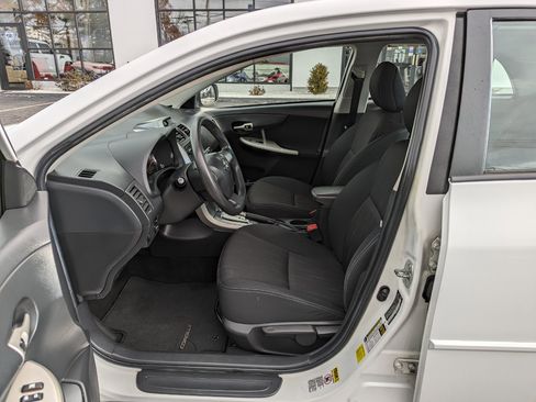 Used 2012 Toyota Corolla S image 11