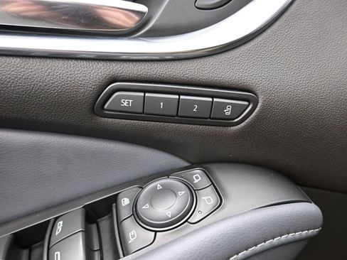 Used 2024 Buick Enclave Premium image 19