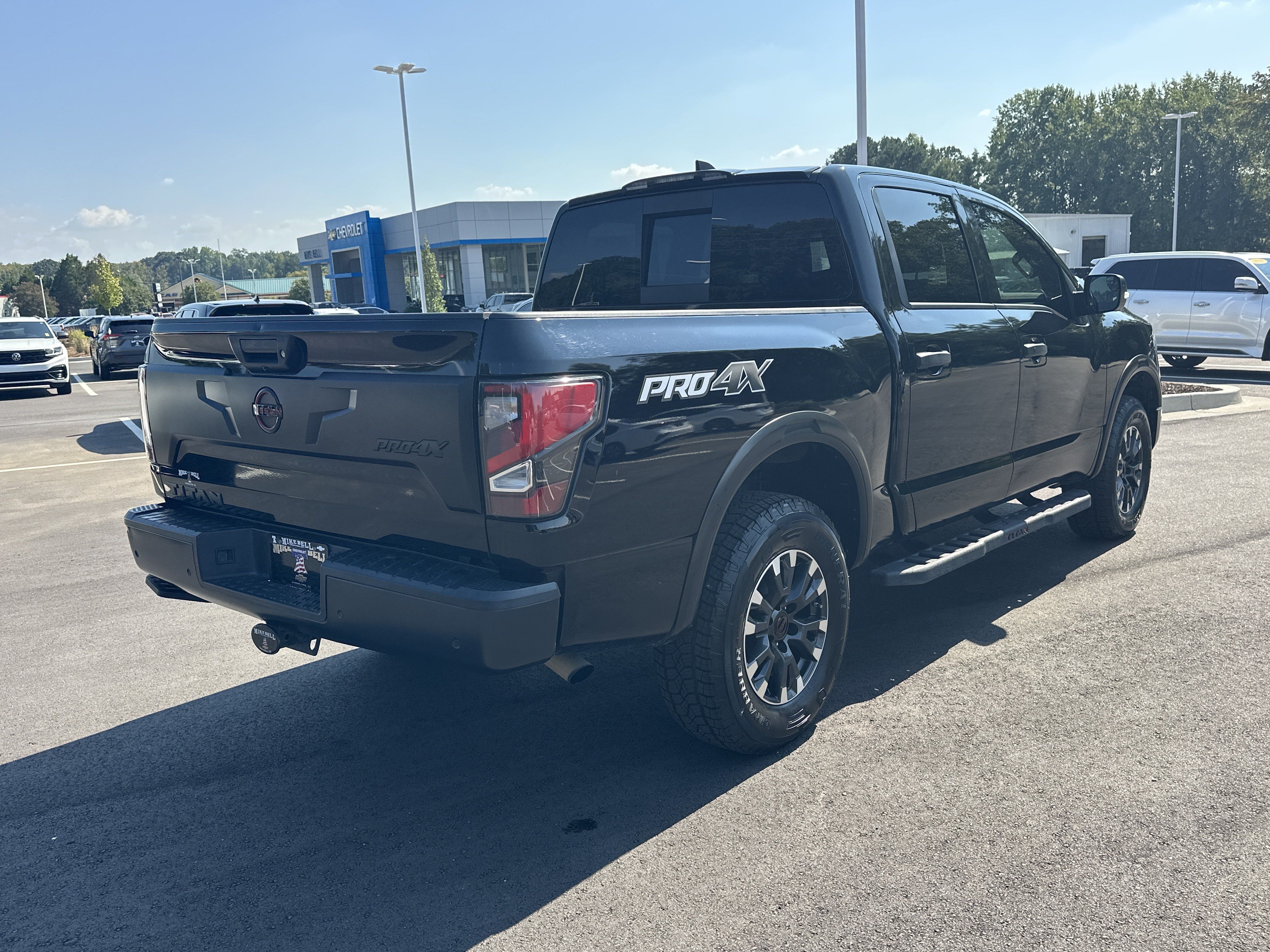 Used 2024 Nissan Titan PRO-4X w/ Pro-4x Convenience Package AWD/4WD image 8