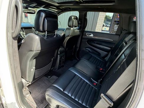 Used 2018 Jeep Grand Cherokee Limited AWD/4WD image 19