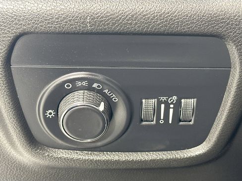 Used 2023 Jeep Grand Cherokee Altitude image 10