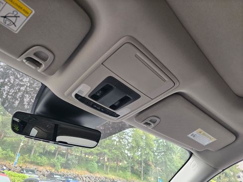 Used 2024 Honda Pilot Touring image 29