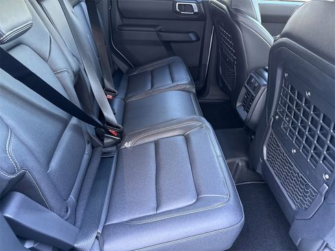 New 2025 Ford Bronco Badlands image 16