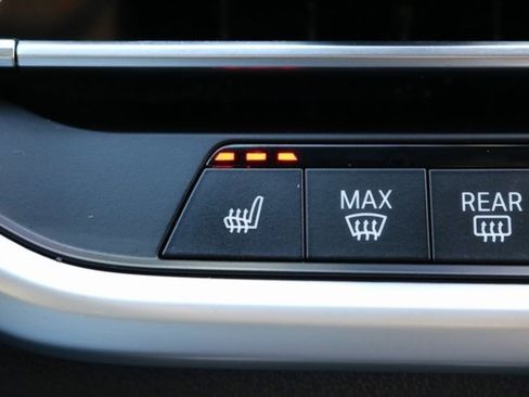 Used 2022 BMW X5 xDrive40i w/ M Sport Package image 24