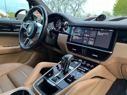 Used 2019 Porsche Cayenne image 40