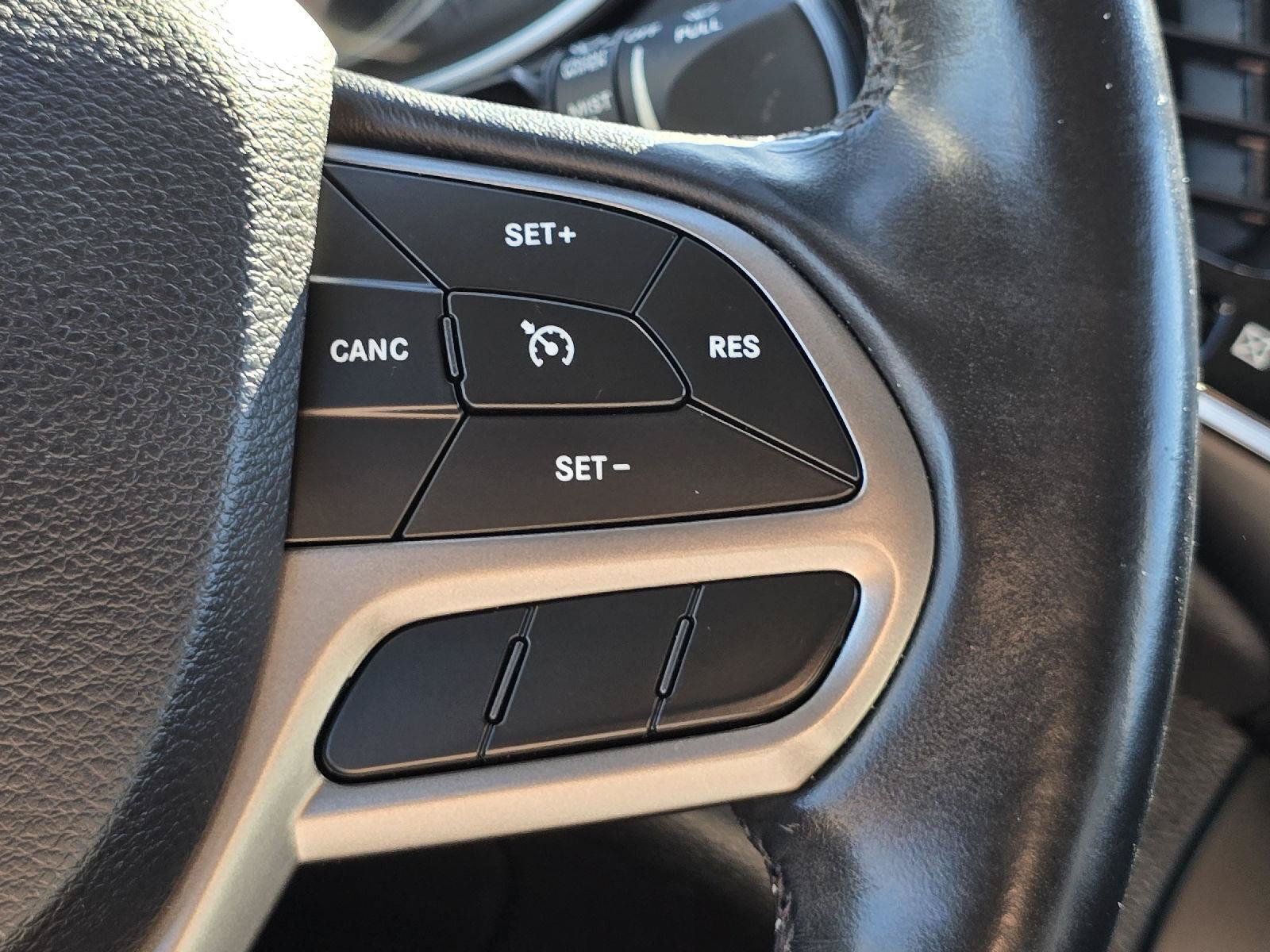 Used 2019 Jeep Cherokee Limited AWD/4WD image 30