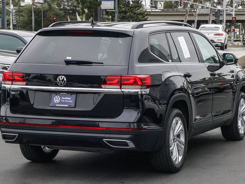 Certified 2023 Volkswagen Atlas SE w/ Black Wheel Package FWD image 6