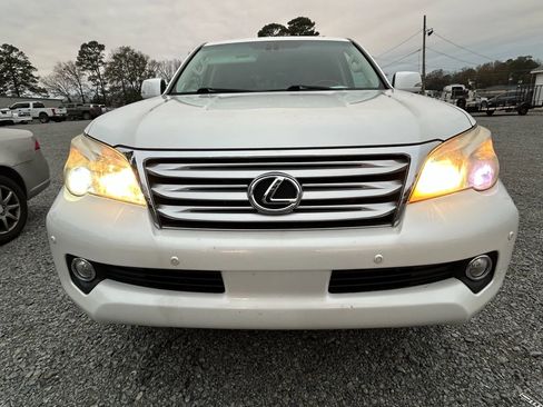 Used 2011 Lexus GX 460 image 2