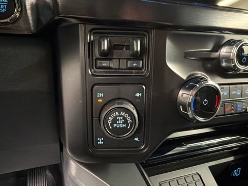 New 2026 Ford F250 4x4 Crew Cab Super Duty image 17
