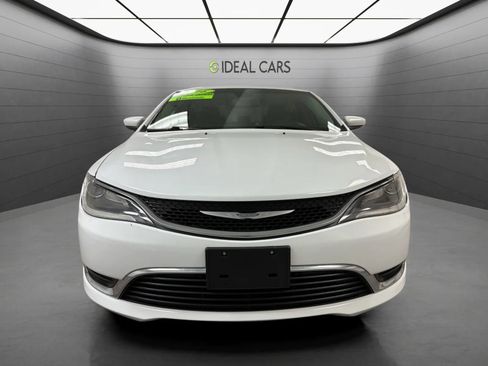 Used 2016 Chrysler 200 Limited FWD image 2