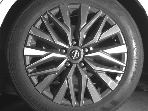 Used 2025 Nissan Altima 2.5 SV image 14