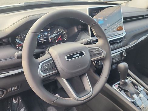 New 2026 Jeep Compass Latitude image 10