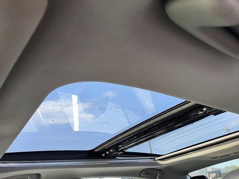 Used 2018 Toyota Camry XSE FWD image 28