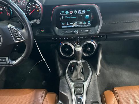 Used 2017 Chevrolet Camaro SS RWD image 4
