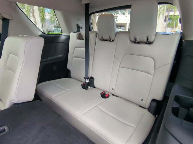 Used 2025 Nissan Pathfinder SL FWD image 16