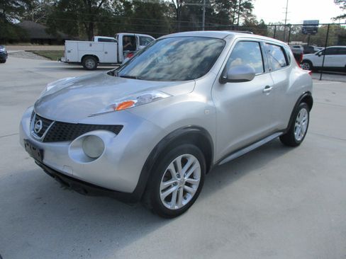 Used 2011 Nissan Juke S image 25