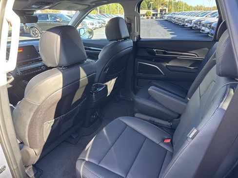 New 2025 Kia Telluride S image 15