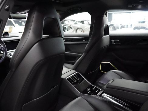 Used 2019 Porsche Panamera RWD image 21