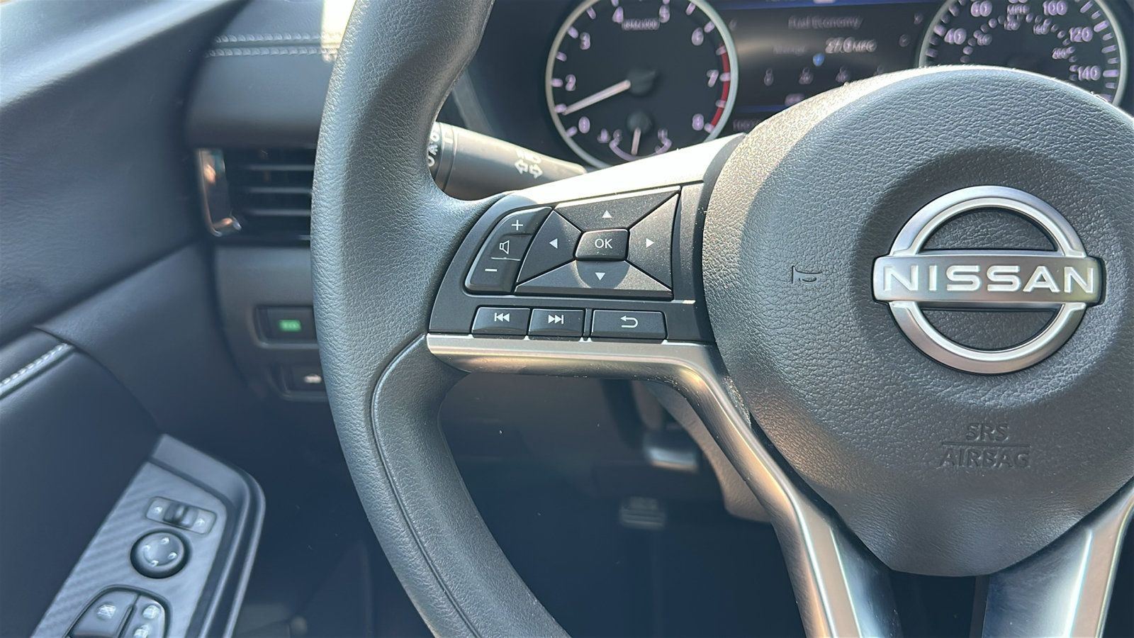 Certified 2024 Nissan Sentra SV FWD image 15