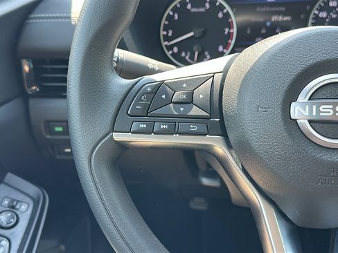 Used 2024 Nissan Sentra SV FWD image 15