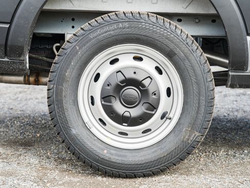 New 2026 Ford Transit 250 148 Medium Roof image 34