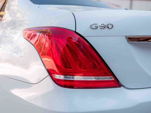 Used 2017 Genesis G90 5.0 Ultimate image 24