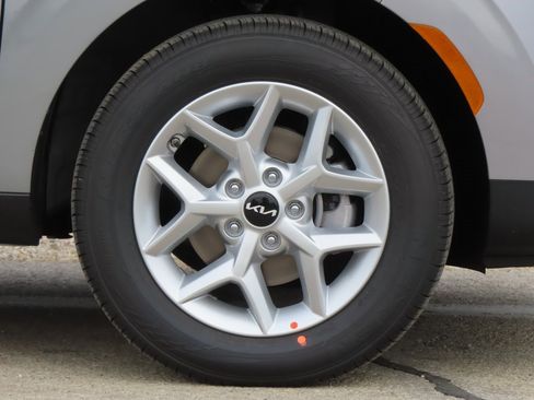 New 2025 Kia Soul LX image 11