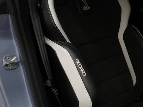 Used 2022 Ford Mustang Shelby GT500 w/ Carbon Fiber Track Pack image 75