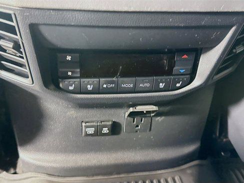 Used 2024 Toyota Sequoia Platinum image 25