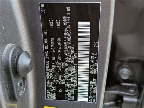 Certified 2018 Toyota Highlander XLE image 28