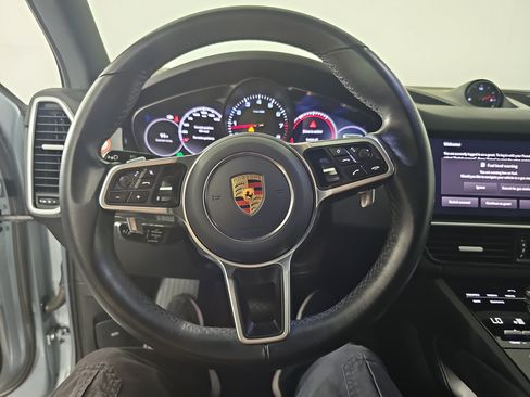 Used 2023 Porsche Cayenne AWD/4WD image 27